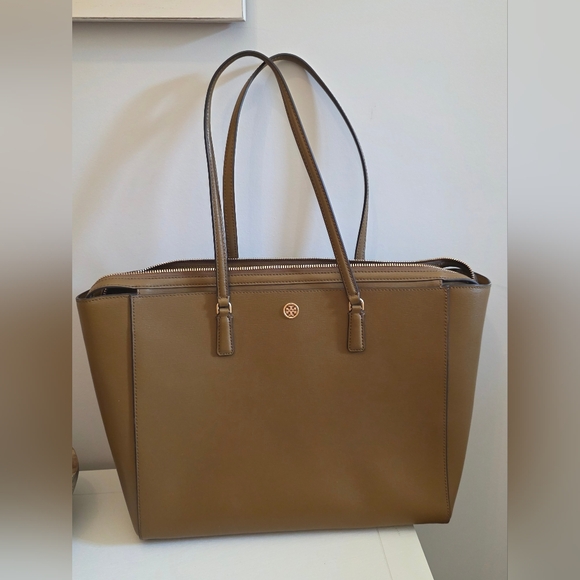 Tory Burch Large Robinson Bistro Brown Tote With Gold Hardware - Picture 1 of 10